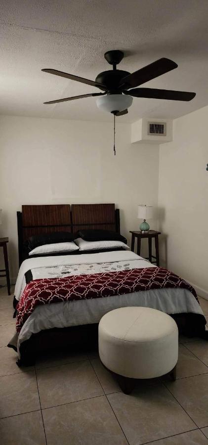 Leo Guest House Hollywood Esterno foto